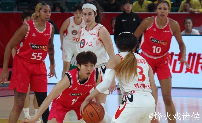 阿贾疑似怀双胞胎掀热议，美篮坛新星力量受关注